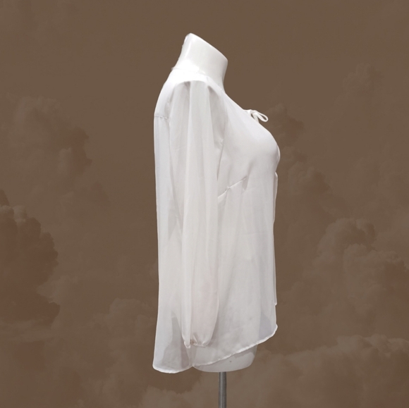 Mudd Womens Sheer Cream Long Sleeve Tie Neck Blouse Size 1X High Low Top - Picture 2 of 9